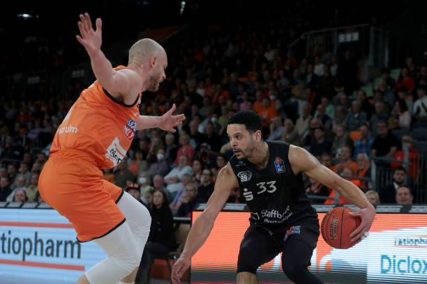 他们需要在 他们需要在