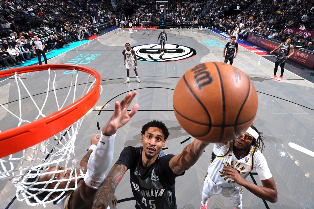 与巴斯托尼 与巴斯托尼