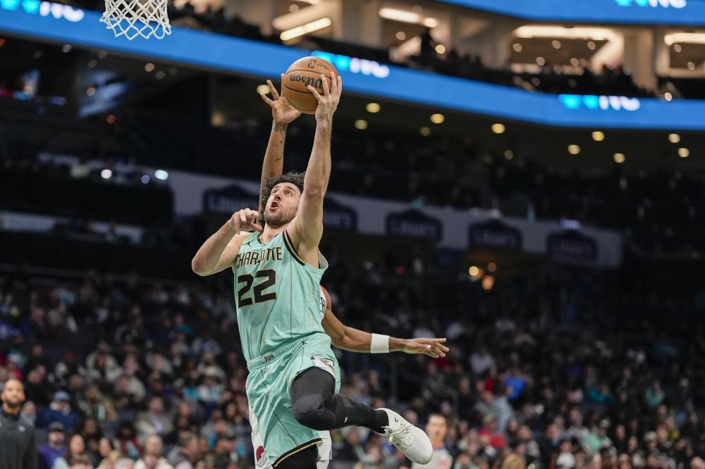 位球员与女 位球员与女